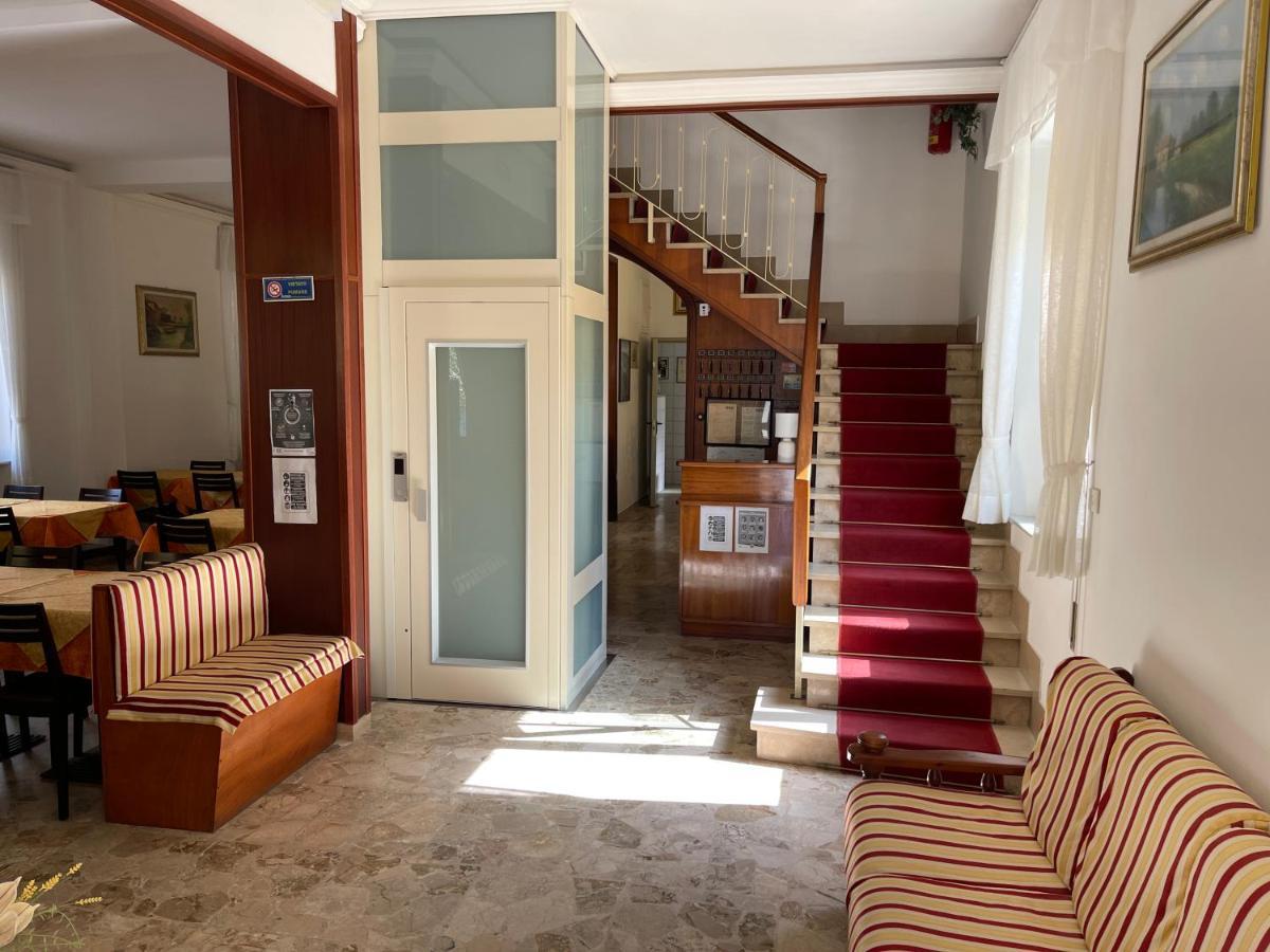 Hotel Margot Lido di Camaiore Eksteriør billede